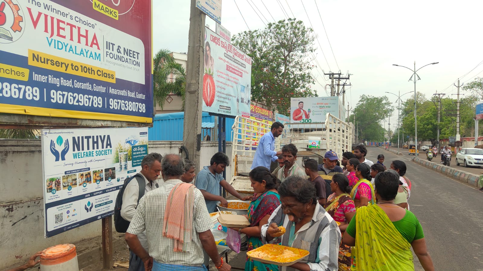 Food Distribution in Guntur 3
